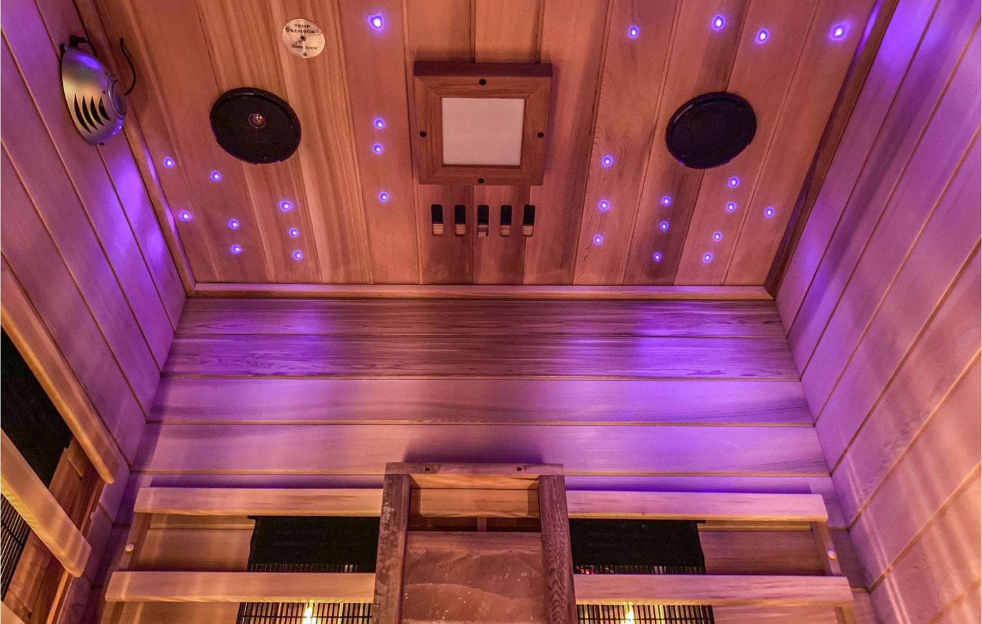 Lovely In With Sauna Vakantiehuis *